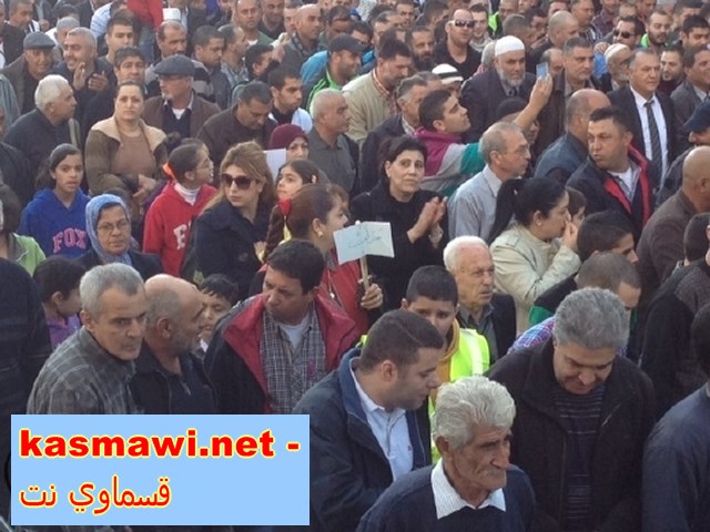 المتظاهرون هتفوا: بالروح بالدم نفديك يا سلام روّح رامز روّح شعب قرر واختار سلام هو المختار